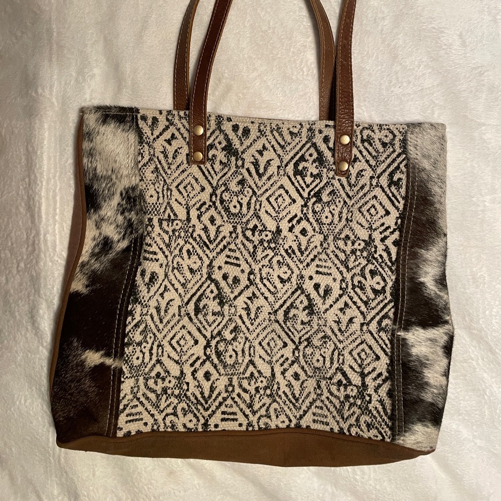 Myra Tote